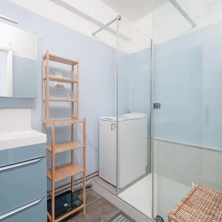 Spacious 1br In 10th District *