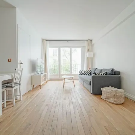 아파트 Spacious 1br In 10th District 파리